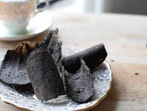 Black Sesame Tuiles (Vegan, Gluten-Free) Sesame Tuile, Vegan Black Sesame Cake, Black Sesame Mousse, Black Sesame Dessert Chinese, Black Sesame Dessert, Entremet Recipe, Poached Pears, Black Sesame, Tahini