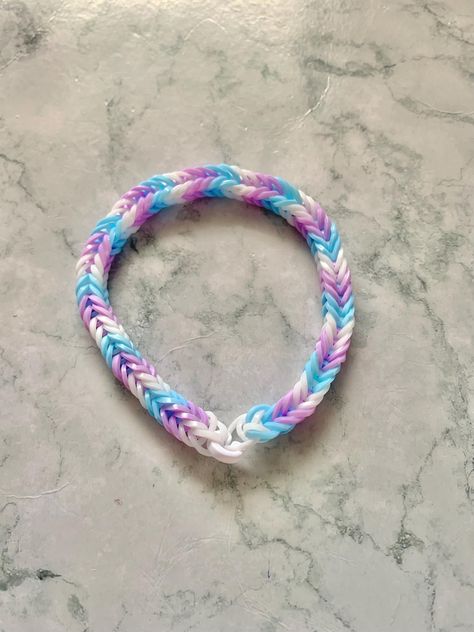 Beginner Rainbow Loom Bracelets, Bracelet Patterns Rainbow Loom, Aesthetic Rainbow Loom Bracelets, Rainbow Loom Bracelets With Letter Beads, Hook Only Rainbow Loom Bracelets, Rainbow Loom Bracelets Easy, Comfortable Fits, Loom Band Bracelets, Surf Girl