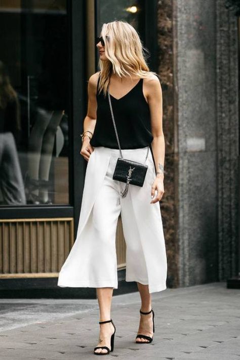 Summer Street Style Fashion Mode Monochrome, White Culottes, Casual Chique Stijl, Chique Outfits, Fashion Jackson, Fashion Blogger Style, Street Style Summer, Trendy Clothing, Inspired Outfits