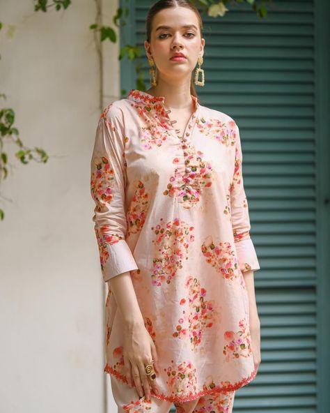 Blooming beautiful! Our ‘Blossom’ 2-piece lawn outfit in pink floral print is perfect for summer #sprinklespk #fashionpakistan #pakistanifashion #womenwears #eidoutfits #pakistanioutfit Red And Purple Flowers, Eid Outfits, Basic Wear, Pink Floral Print, Feminine Look, Summer Floral, Pakistani Fashion, Pink Cotton, Summer Wear