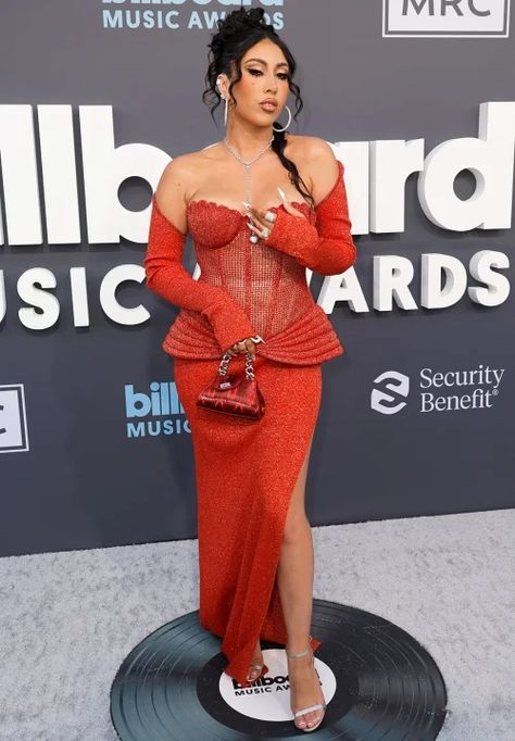 2022 Billboard Music Awards: Red Carpet Arrivals | Entertainment Tonight Billboard Music Awards 2022, Billboard Music Awards Red Carpet, Taylor Swift Top, Elle King, Billboard Awards, Sophisticated Outfits, Kali Uchis, Billboard Music, Billboard Music Awards