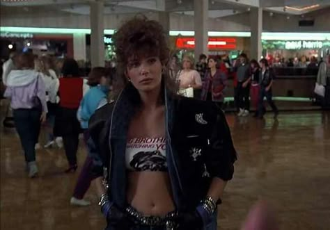 Weird Science Lisa Outfits, Lisa Weird Science, 80s Movie Fashion, Kelly Lebrock Weird Science, Brandi Brandt, Weird Science Movie, 80s Rock Fashion, Metalhead Fashion, 1980’s Fashion