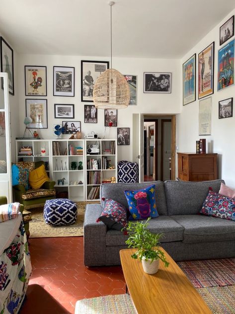 Funky Living Rooms, Eclectic Homes, Colorful Room Decor, Bohemian Living Rooms, Small Space Design, Deco Boheme, Gallery Walls, Product Recommendations, Apartment Inspiration