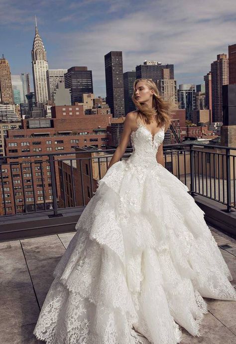 Pnina Tornai | This romantic ball gown is a fairytale princess dream come true! Pnina Tornai Wedding Dress, Wedding Dress Prices, Pnina Tornai, Kleinfeld Bridal, Pretty Wedding Dresses, Bridal Ball Gown, White Wedding Dress, Dream Wedding Ideas Dresses, A Wedding Dress