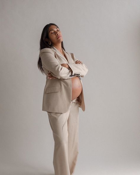 Boss Maternity Shoot, Suit Maternity Shoot, White Suit Maternity Shoot, White Button Down Maternity Shoot, Modern Maternity Shoot Studio, Baby Coming, Maternity Photoshoot, Maternity Shoot, Baby Photoshoot