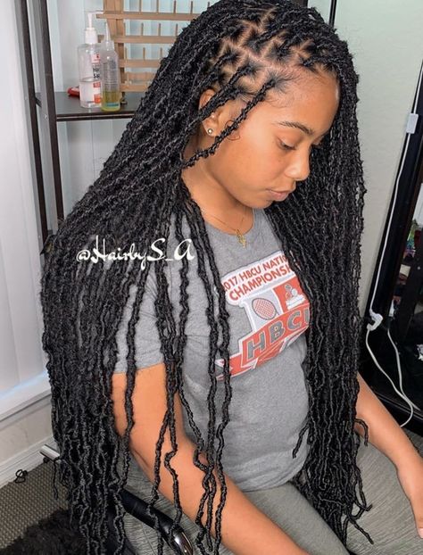 Price, different mixtures of hair used, installation methods and maintenance tips, we cover everything you should know about bohemian distressed locs. Faux Locs Styles, Locs Styles, Twisted Hair, Marley Hair, Faux Locs Hairstyles, Girls Hairstyles Braids, Penteado Cabelo Curto, Locs Hairstyles, Baddie Hairstyles