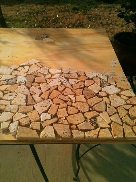 Update your old glass patio table with a funky DIY rock mosaic. Tile Patio Table, Mosaic Patio Table, Patio Table Top, Diy Patio Table, Unique Patios, Diy Table Top, Stone Table Top, Diy Outdoor Table, Outdoor Table Tops