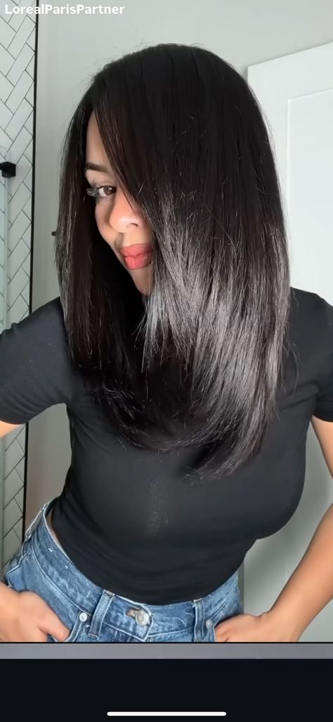 No Layers Haircut Medium, Blowout Hair Black, Mid Length Black Hair, Black Shoulder Length Hair, Front Layers Medium Hair, Collarbone Haircut, Black Medium Hair, V Shaped Haircut, Fav Hairstyles