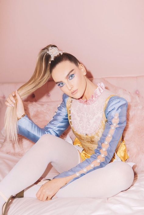 Perrie Edwards | Little Mix Wiki | FANDOM powered by Wikia Petrie Edwards, Perrie Edwards Style, Little Mix Outfits, Paloma Faith, Leigh Anne Pinnock, Steve Perry, Jesy Nelson, Soft Aesthetic, Perrie Edwards