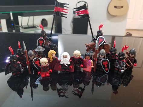 Game Of Thrones Lego Moc, Lego Game Of Thrones, Game Of Thrones House Targaryen, Dragon Castle, Castle Black, Lego Medieval, Lego Knights, Custom Minifigures, Black Castle