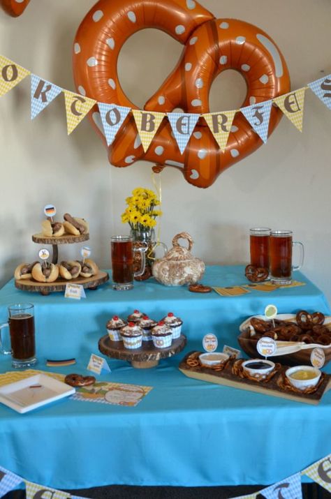 Celebrate: Oktoberfest Party! {With Home Brewed Beer!} | MomTrends Octoberfest Party Ideas, Beer Garden Party, Oktoberfest Hairstyle, Beer Party Theme, Oktoberfest Party Decorations, Octoberfest Party, German Party, Oktoberfest Decorations, Beer Decorations