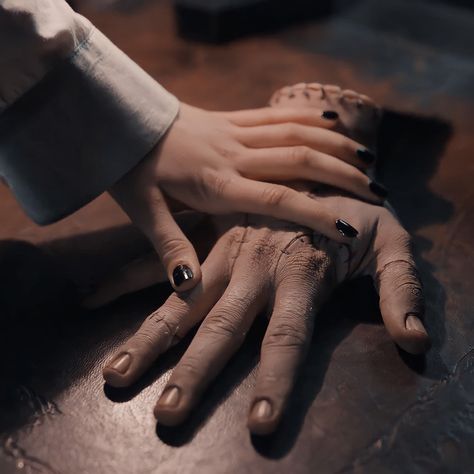 Things Wednesday Addams, Thing Pfp Wednesday, Thing From Wednesday Addams Hand, The Thing Wednesday Addams, Thing In Wednesday Addams, Thing The Hand Wednesday Addams, Thing From Wednesday Series, Thing Wendsday, Wensday Thing