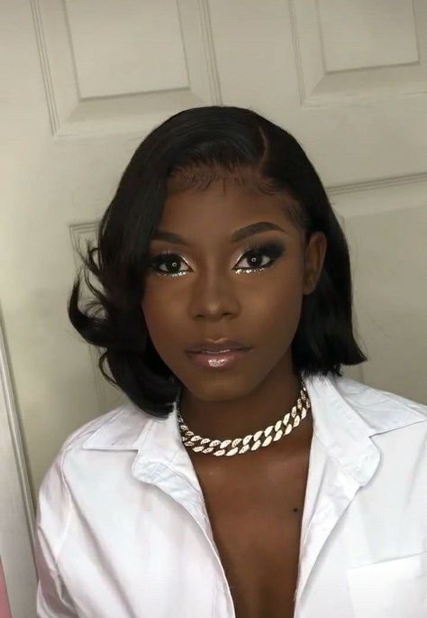 Makeup For White Dress Black Women, Summer Prom Makeup, Formal Makeup Ideas Natural, 16 Birthday Makeup Natural, Glam Makeup Sparkle, White Prom Makeup Looks, Soft Natural Glam Makeup Black Women Glitter, Prom Makeup Black Women Silver, White Under Eyeliner Makeup