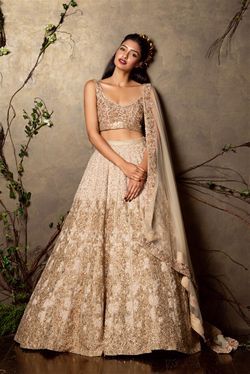 A Little Romance Collection - Shyamal Bhumika Pictures | Bridal Wear in Mumbai - WedMeGood Groom's Sister, भारतीय दुल्हन संबंधी, Orang India, Gold Lehenga, Pengantin India, Sabyasachi Lehenga, Nikkah Dress, Ritu Kumar, Anita Dongre