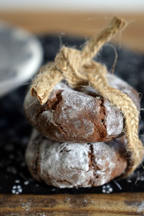 Chocoalte Crinkle Cookies Cookies Sans Gluten, Glutenfri Baking, Ooey Gooey Butter Cake, Sweet Potato Pecan, Crinkle Cookies Recipe, Chocolate Crinkle, Gluten Free Gingerbread, Raw Cookie Dough, Gluten Free Cookie Recipes