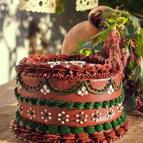 [Reference* Catching up on weeks of unfinished reels & admiring the last thing I posted on here 😍] As I'm closing up with the latest cake reel so I can move on with NEW, exciting projects, I couldn't help but share the photos! I'm posting a few photos of the Mexican Barro inspired cake here too so you can have them for reference for your pinterest cake dreams ✨️ P.S. the last photo is of the first cake I ordered when I shot for the Cricut campaign project, but I never ended up getting en... Pinterest Cake, Sweet Tooth, Cake