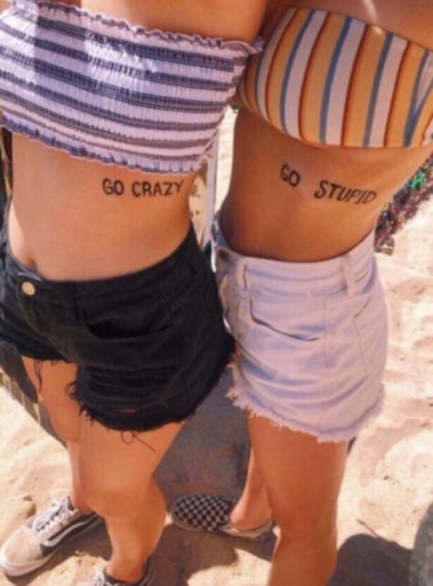 Cute Best Friend Tattoos, Matching Bff Tattoos, Tattoo Tiny, Unique Small Tattoo, Matching Best Friend Tattoos, Country Tattoos, Bestie Tattoo, Painting Simple, Meaningful Tattoo