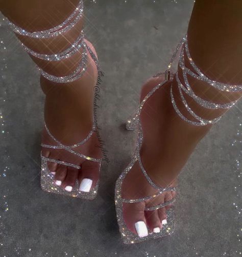 Sweet 16 Shoes, Silver Heels Prom, Prom Shoes Silver, Shoes Heels Prom, Heels Design, Pink Sweet 16, Diamond Heels, Pretty Heels, Fancy Heels