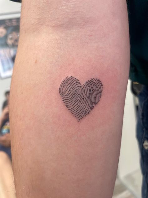 Thumb Impression Tattoos, Thumb Heart Tattoo, Thumbprint Tattoo Memory Dad, Thumb Print Tattoos, Thumb Print Tattoo, Thumb Print Tattoo Ideas, Finger Print Tattoo, Thumbprint Tattoo, Tattoos For Dad Memorial