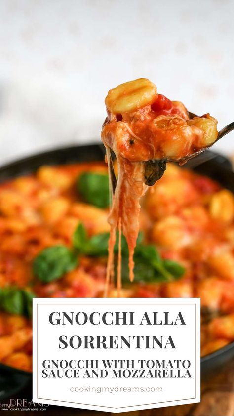 Gnocchi alla Sorrentina (Gnocchi with Mozzarella and Tomato Sauce) Traditional Italian Gnocchi Recipes, Gnocchi With Mozzarella, Asiago Stuffed Gnocchi, Gnocchi Sauce, Mozzarella And Tomato, Italian Gnocchi, Gnocchi Dishes, Baked Gnocchi, Chicken Gnocchi