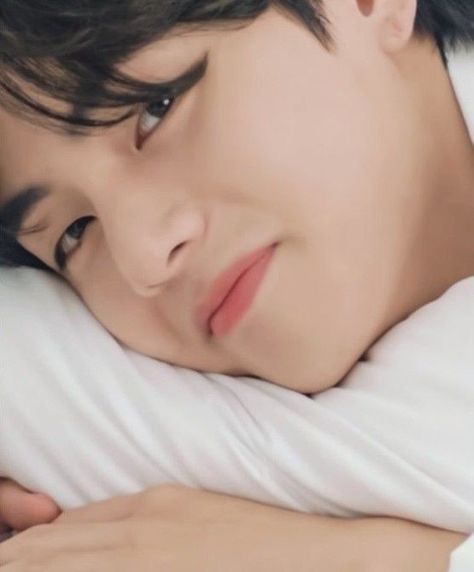 Taehyung Sleeping, Jikook Tumblr, Bts Sleeping, Night Pajama, Taehyung Photoshoot, Taehyung Funny, Kim Taehyung Funny, Kim Taehyung Wallpaper, Foto Jungkook