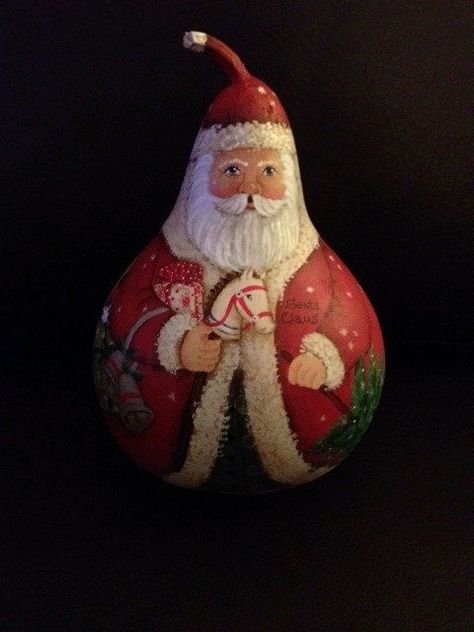 Santa Gourds, Gourds Painted, Painting Gourds, Gourd Christmas, Lightbulb Crafts, Christmas Gourds, Gourd Painting, Lightstick Ideas, Cypress Knees