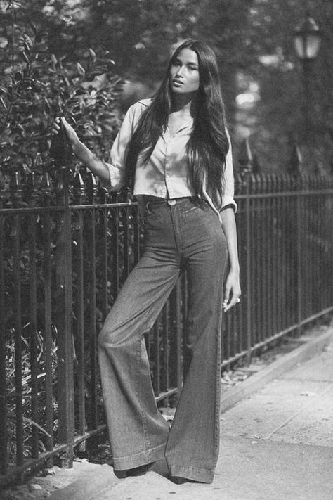 70s Western Fashion, Italian Women Style, 70s Women Fashion, 60s 70s Fashion, Fashion 70s, 60s And 70s Fashion, 70s Women, 70s Inspired Fashion, 70s Outfits