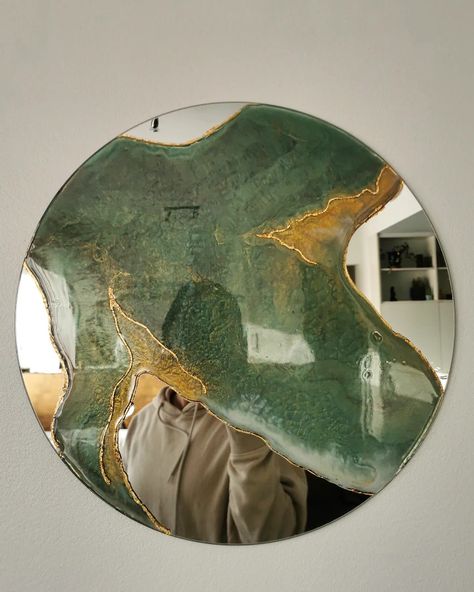 Epoxy art on a mirror. Compliment your interior Resin On Mirror, Hairdresser Interior, Epoxy Mirror, Geode Art, Mirror Design, Mirror Effect, Diy Resin Crafts, Mirror Art, Glass Art Sculpture