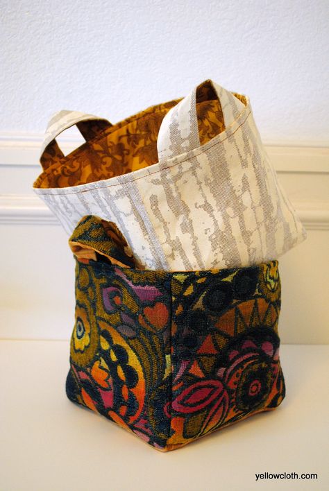 Fabric Bucket Pattern Free, Fabric Bucket Pattern, Fabric Buckets Diy Free Pattern, Fabric Bucket Bag, Bucket Bag Pattern, Fabric Bucket, Textiles Inspiration, Fabric Basket Tutorial, Basket Tutorial