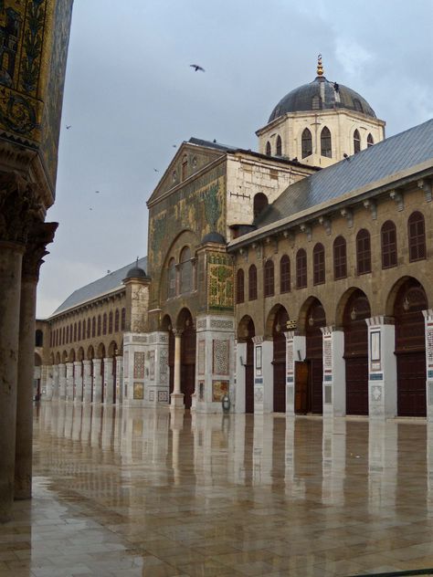 Great Umayyad Mosque, Damascus, Syria Umayyad Mosque Damascus, Great Mosque Of Damascus, Umayyad Mosque, Egyptian Era, Damascus Syria, Top Places To Travel, Dome Of The Rock, Corner House, Fantasy City