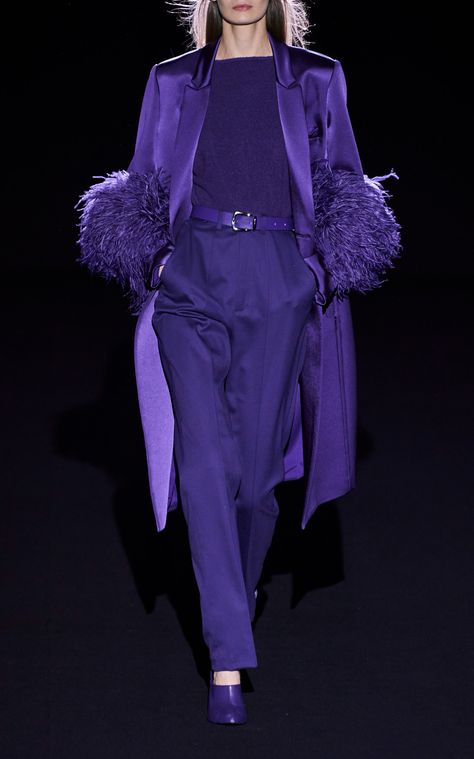 Purple Runway Outfits, Purple On Purple Outfit, Dramatic Winter Outfit, Monochrome Purple Outfit, Jewel Tone Outfits Fall, Dark Purple Outfit Ideas, Purple Fashion Aesthetic, Purple Runway Fashion, Purple Outfits For Women