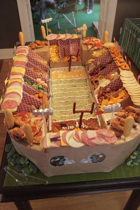 Learn to Make Your Own Super Bowl Snack Stadium Super Bowl Snack Stadium, Superbowl Party Food Ideas, Super Bowl Snack, Snack Stadium, Edible Bowl, Nice Cake, Healthy Superbowl, Healthy Superbowl Snacks, Party Bowls