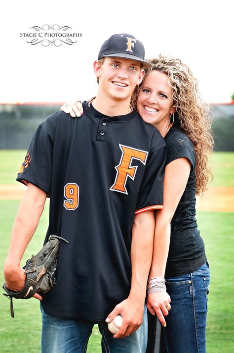 I had a great time capturing Zach a couple weeks ago in Fruitland.  He is such a nice guy...and comes from an amazing family...it was an hon... Mother Son Poses, Mother Son Pictures, Baseball Senior Pictures, Football Senior Pictures, Mother Son Photos, Son Photo Ideas, Senior Photos Boys, Mother Son Photography, Sport Portraits