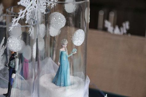 Frozen Party Centerpiece Ideas, Disney Frozen Centerpiece Ideas, Frozen Centerpiece Ideas, Character Centerpieces, Frozen Centerpieces, Dol Party, Anna Birthday Party, Frozen Birthday Party Ideas, Frozen Bday Party