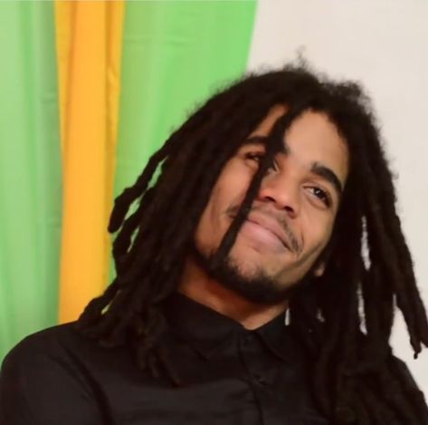 Skip Marley Aesthetic, Galactik Football, Skip Marley, Arte Bob Marley, Jamaican Men, Marley Family, Rasta Man, Loc Inspiration, Beatiful People