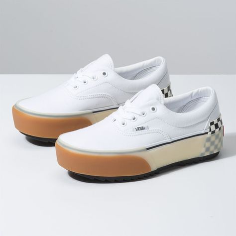 Girly Sneakers, All White Vans, Vans Shoes Women, Platform Vans, Tenis Vans, Vans Outfit, Vans Store, White Vans, Everyday Shoes