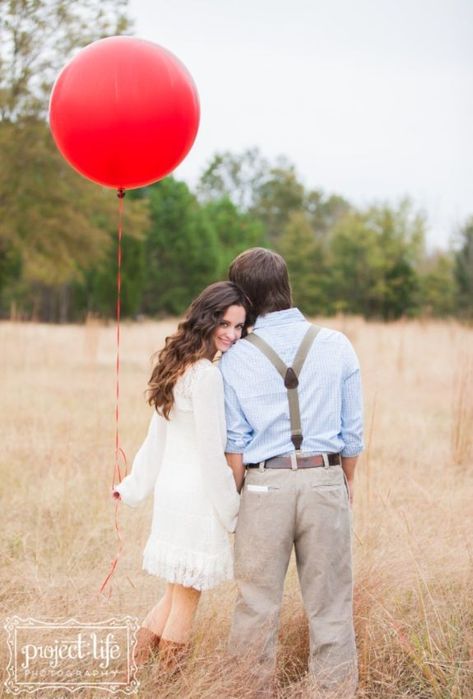 Prenup Photos Ideas, Foto Pertunangan, Prenuptial Photoshoot, Valentine Photo Shoot, Wedding Photoshoot Props, Pre Wedding Shoot Ideas, Anniversary Photoshoot, Pre Wedding Poses, Wedding Couple Poses Photography