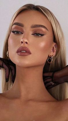 Makeup Looks For Clubbing, Day Makeup Looks Natural, Formal Makeup Looks, Night Glam Makeup, Makeup Looks For Winter, Blond Makeup, Glowy Makeup Look, Glam Bride Makeup, Beautiful Wedding Makeup