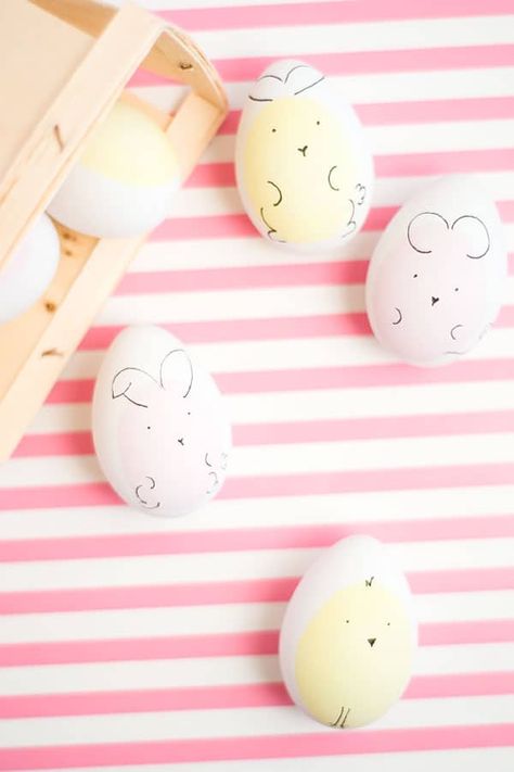 Diy Bunnies, Animal Eggs, Egg Project, Bunny Diy, Diy Bunny, Colored Eggs, Bunny Eggs, Painted Eggs, Egg Dye