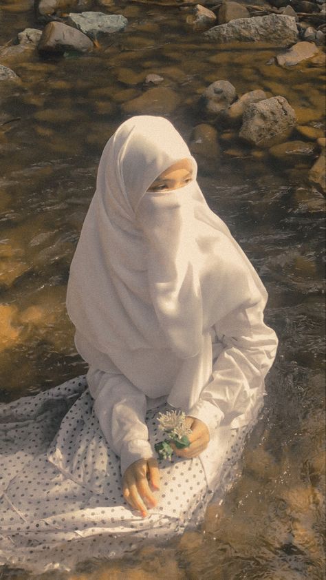 Pagan Veiling Styles, Asian Hijabi, Veiling Styles, Pagan Veiling, Hijabi Girl Aesthetic, Niqab Aesthetic, Hijab Niqab, Hijabi Aesthetic, Fancy Dresses Long