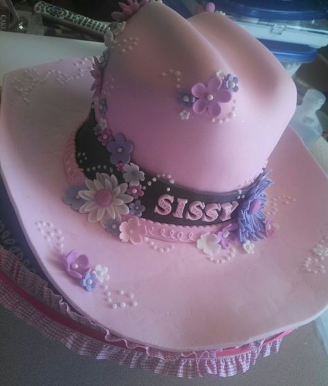 Hat Cake Ideas, Cowgirl Hat Cake, Cowgirl Hat Birthday, Pink Cowgirl Hat, 18th Cake, Hat Cake, Cake Central, Cowboy Theme, Cowgirl Birthday