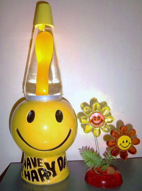 SMILEY FACE LAVA LAMP Cali Bedroom, Face Lamp, Cool Lava Lamps, Kristina Webb, Hippie House, Y2k Room, Lion's Den, Zen Den, Hippy Room