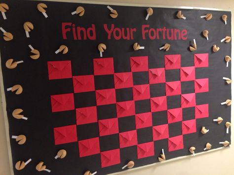 Find Your Fortune bulletin board. The envelopes contain Chinese fortunes. Lunar New Year Bulletin Board, Chinese New Year Bulletin Board Ideas, Primary Classroom Displays, New Year Bulletin Board, Res Life Bulletin Boards, Cny Decoration, Asian New Year, Chinese Dynasties, Chinese New Year Poster