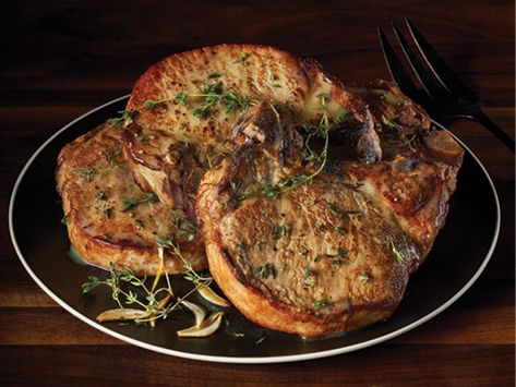 Lean pork, such as pork chops, are good for brining. The salt and sugar mixture draws in moisture making for a tender and juicy chop. Pork Chop Rub, Dry Brine, Tender Pork Chops, Cooking Pork Chops, Air Fryer Pork Chops, Lean Pork, How To Cook Pork, Pork Chop Recipes, Food Magazine