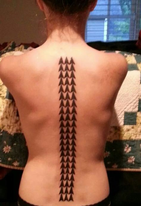 Hawaiian ehu (spear) pattern. I got this on Memorial Day 2014. 66 triangles, 1 for each generation of my fam from the islands! Spearhead Tattoo, My Wife, Triangles, I Got This, Memorial Day, Tattoos, Pattern, Quick Saves