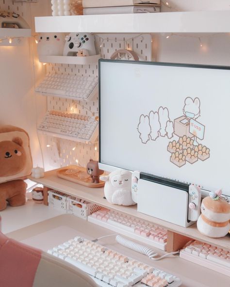 🥕⛅️✨ I love these shots way too much to not post them 🤭 They were taken before I changed up my setup. Happy Thursday babies 🤍 discount codes in bio ♡ cozy friends tagged ♡ @giggiland ૮ • ﻌ - ა desk setup • desk inspiration • desk goals • gaming setup • cozy home • cozy room • gaming • cozy gamer ʕ •́ᴥ•̀ ʔっ #desksetup #deskinspo #deskspace #deskgoals #deskgram #deskaesthetic #cozydesksetup #cozysetup #cozygamingcommunity #pcsetup #pcsetups Desk Vibes, Gaming Computer Room, Study Lounge, Wfh Office, Aesthetic Gaming, Room Gaming, Cozy Gamer, Desk Aesthetic, Army Room Decor