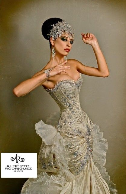 Steampunk Wedding Gown, Steampunk Wedding Dress, Punk Wedding, Steampunk Wedding, A Wedding Dress, Best Wedding Dresses, Gorgeous Gowns, Colorful Design, Mermaid Dresses