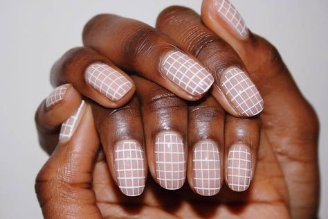 Short White Nail Ideas, Grid Nails, White Nail Ideas, Plaid Nail Designs, Geometric Nails, Negative Space Nail Art, Negative Space Nails, Space Nails, Geometric Nail Art