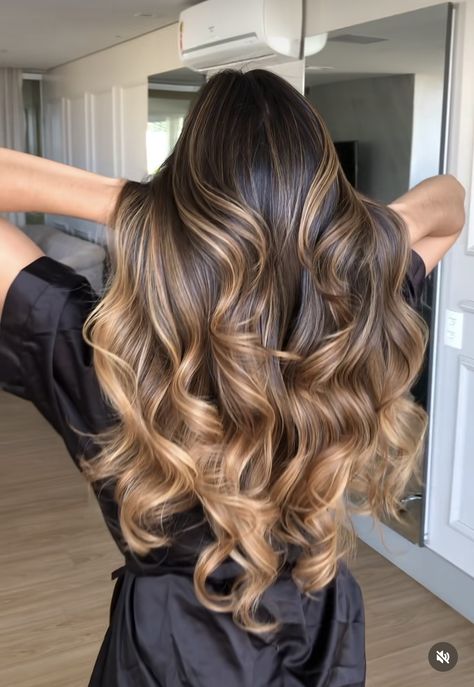 Balayage Hair Caramel, Rambut Brunette, Flot Makeup, Brown Hair Looks, Brown Hair Inspo, Brunette Hair With Highlights, Vlasové Trendy, Caramel Hair, Brunette Balayage Hair