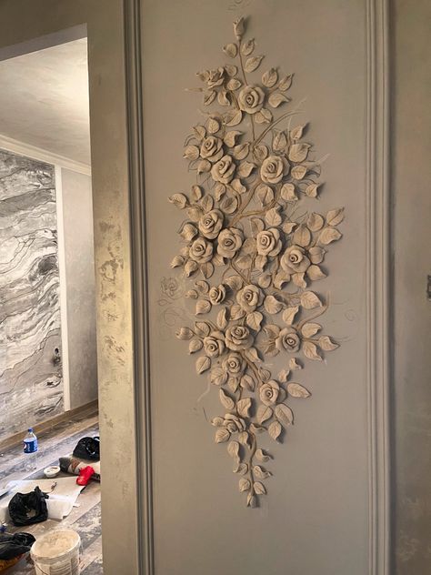 Relief Painting Designs, Classic House Interior Design, Classic Living Room Design, Sculpture Art Projects, Living Room Wall Designs, Pretty Furniture, Artwork Decor, Fantasy Furniture, Wedding Entrance Decor